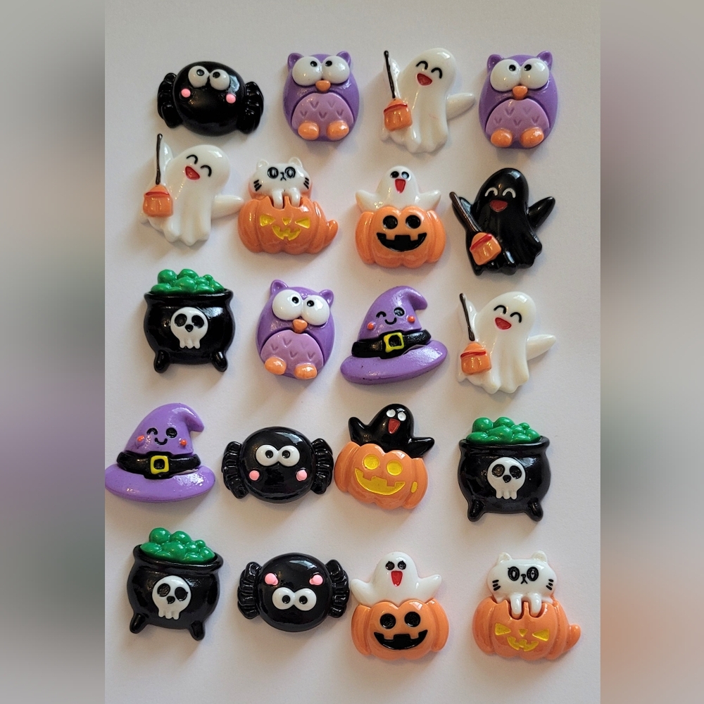 Halloween Themed Decorative Charms lot. Im cleaning out my art room.